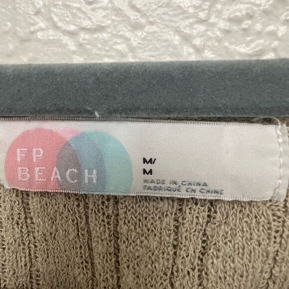 Free people beach beige long sleeve sweater size medium - Picture 3 of 3